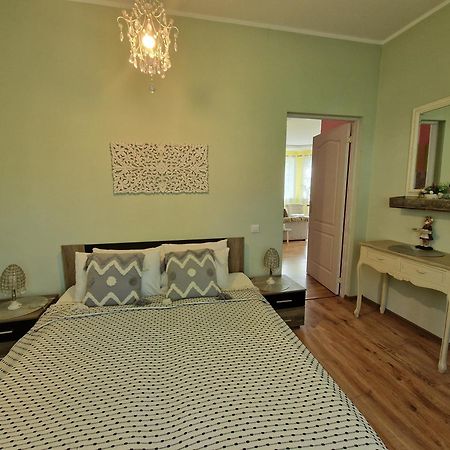 Boutigue City House With Terrace And Garden Free Parking Riga Exteriér fotografie